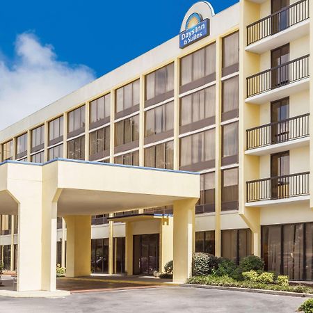 Days Inn & Suites By Wyndham Se Columbia Ft Jackson Екстер'єр фото